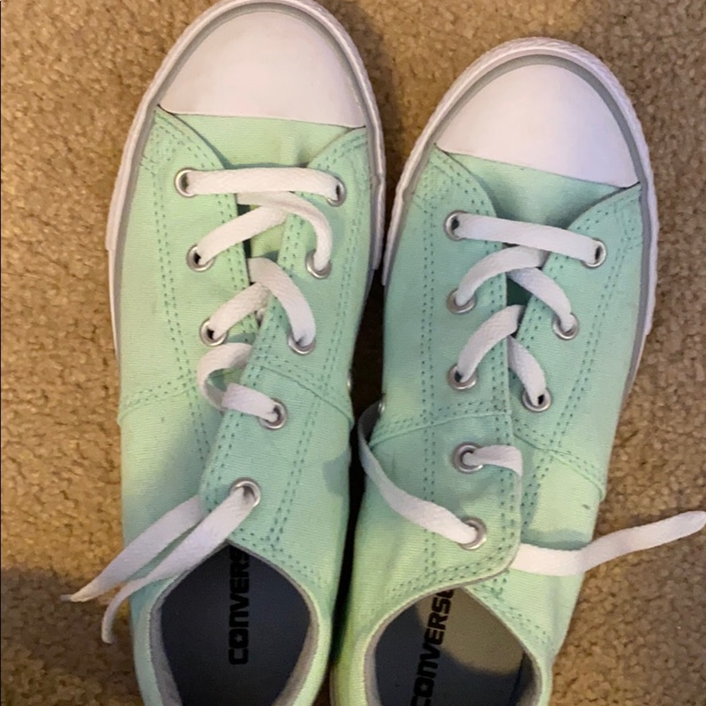 size 4 mint converse